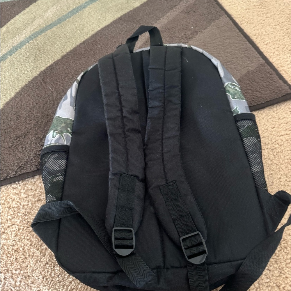 Place backpack - Picture 2 of 5